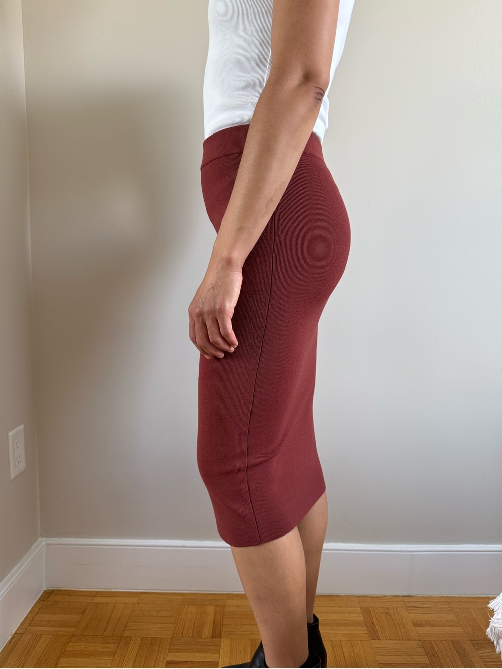 Babaton/Aritzia Rust/Red High-Rise Pencil Skirt - Picture 3 of 5